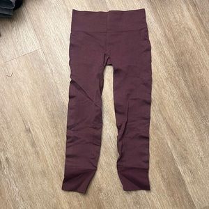 Maroon / burgundy lululemon leggings